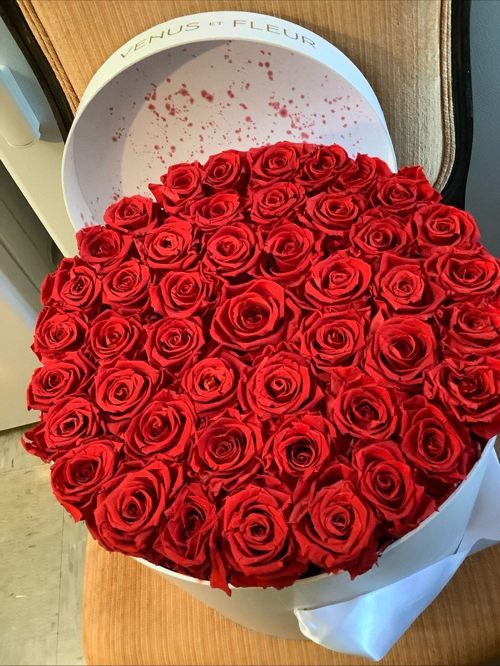 Venus Et Fleur Large Round White Box 46 Red Eternity Preserved Roses Luxury - Picture 11 of 13